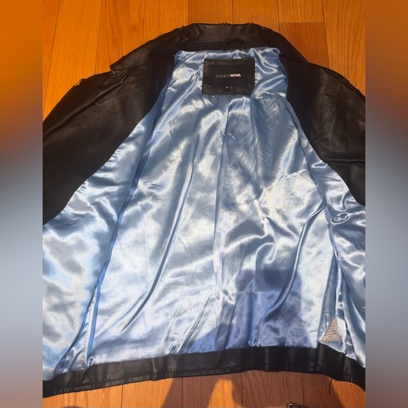 Vegan Leather Jacket Black faux pleather fashion nova women’s medium - Picture 6 of 9